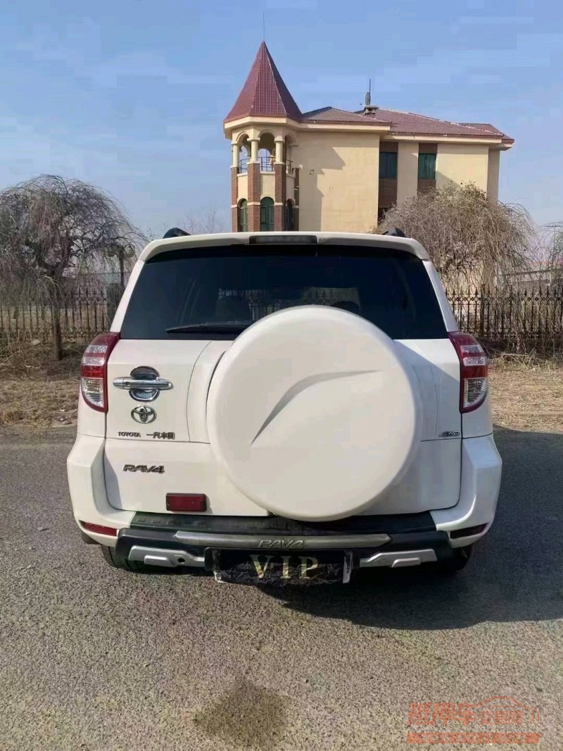 沈阳11年丰田RAV49