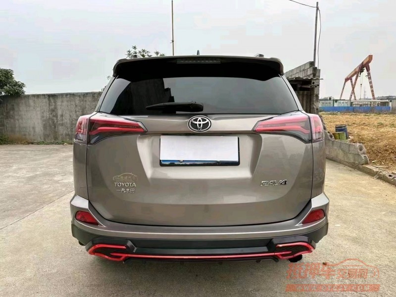 广州18年丰田RAV48