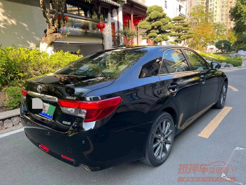 广州14年丰田锐志8