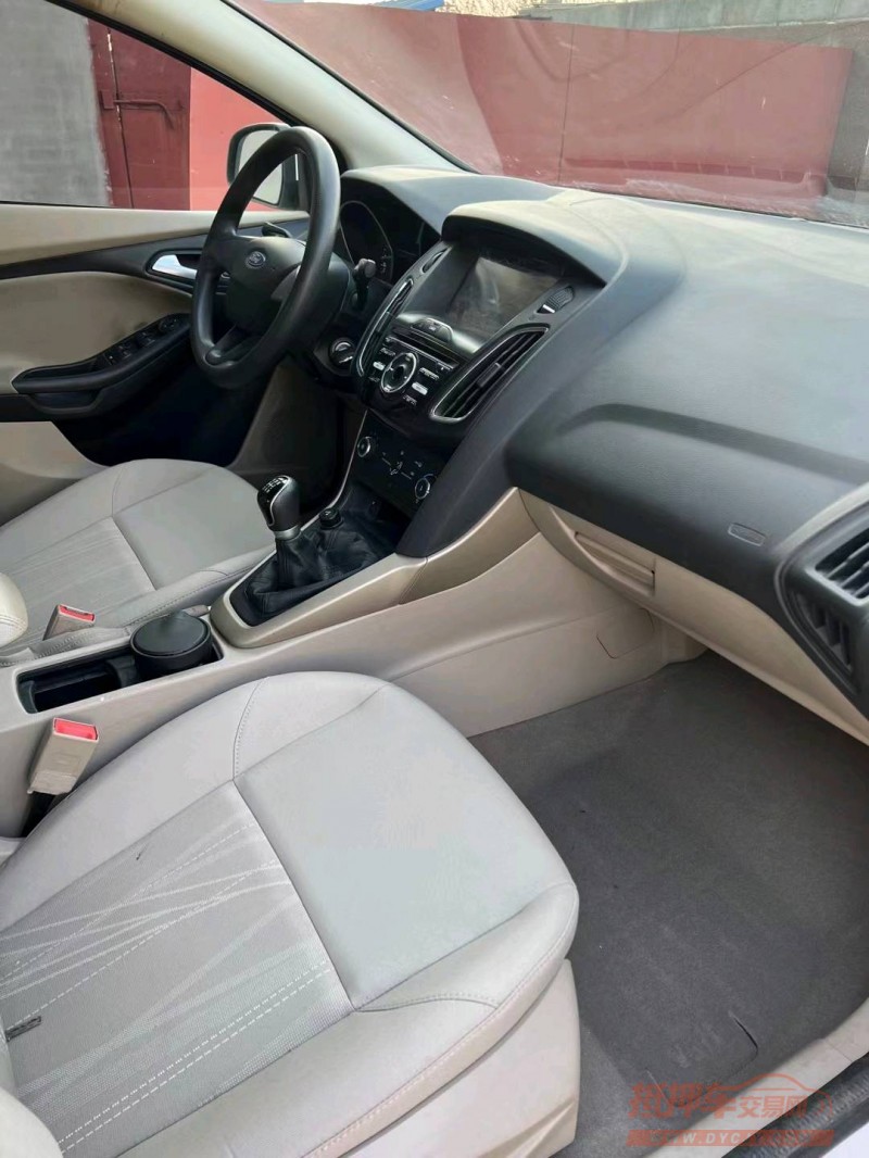 青岛16年福特福克斯6