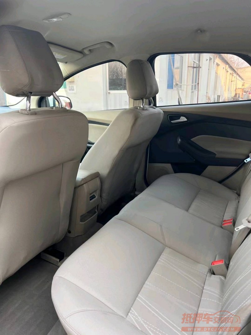 青岛16年福特福克斯7