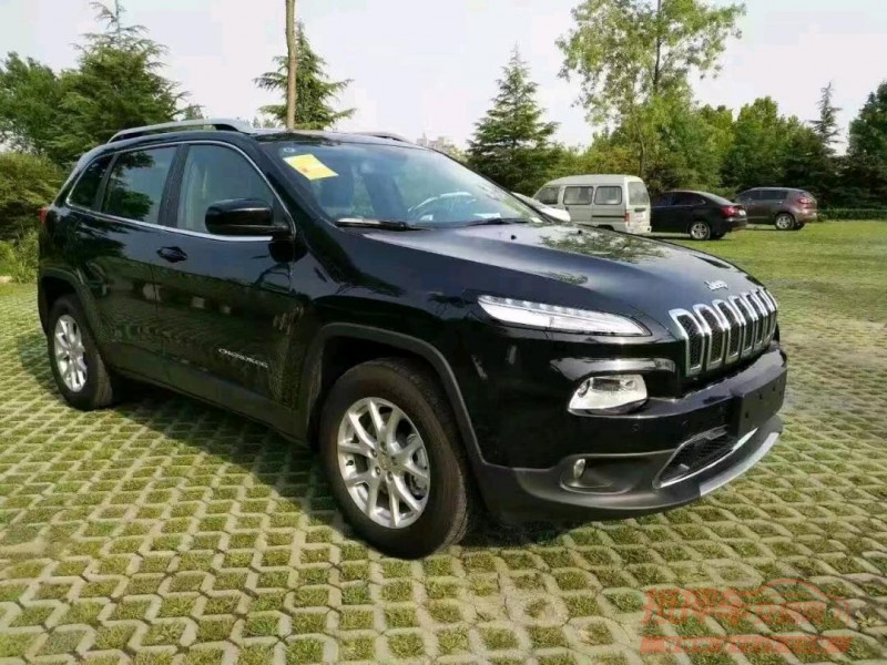 成都16年Jeep自由光3