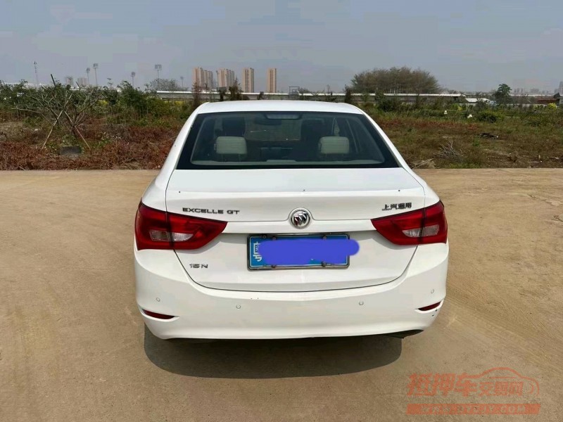 珠海17年别克英朗3