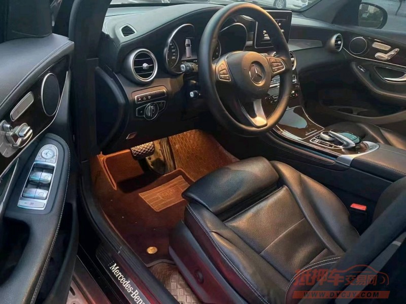 青岛19年奔驰GLC2