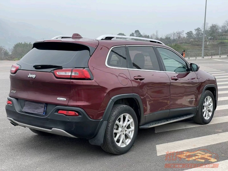 重庆16年Jeep自由光4