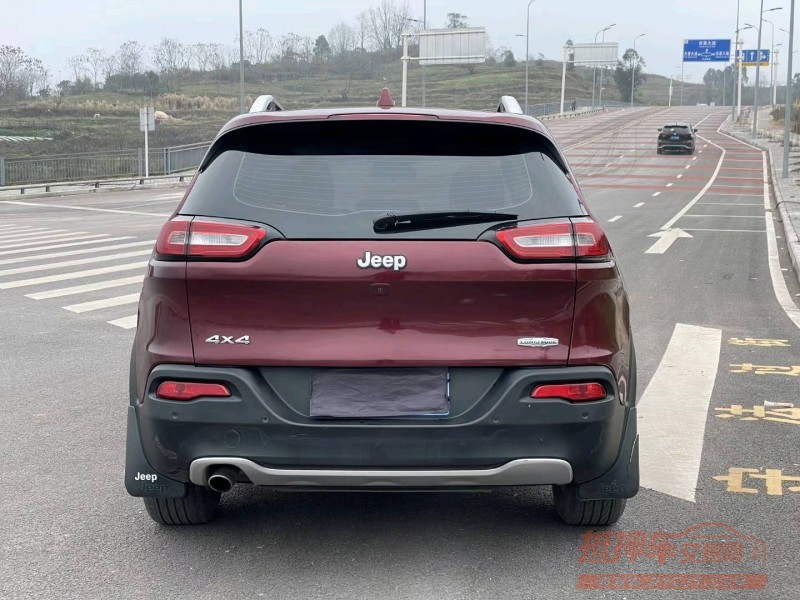 重庆16年Jeep自由光5