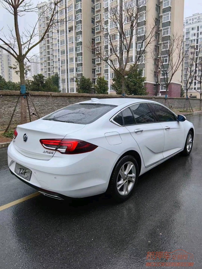 淮南21年别克君威5