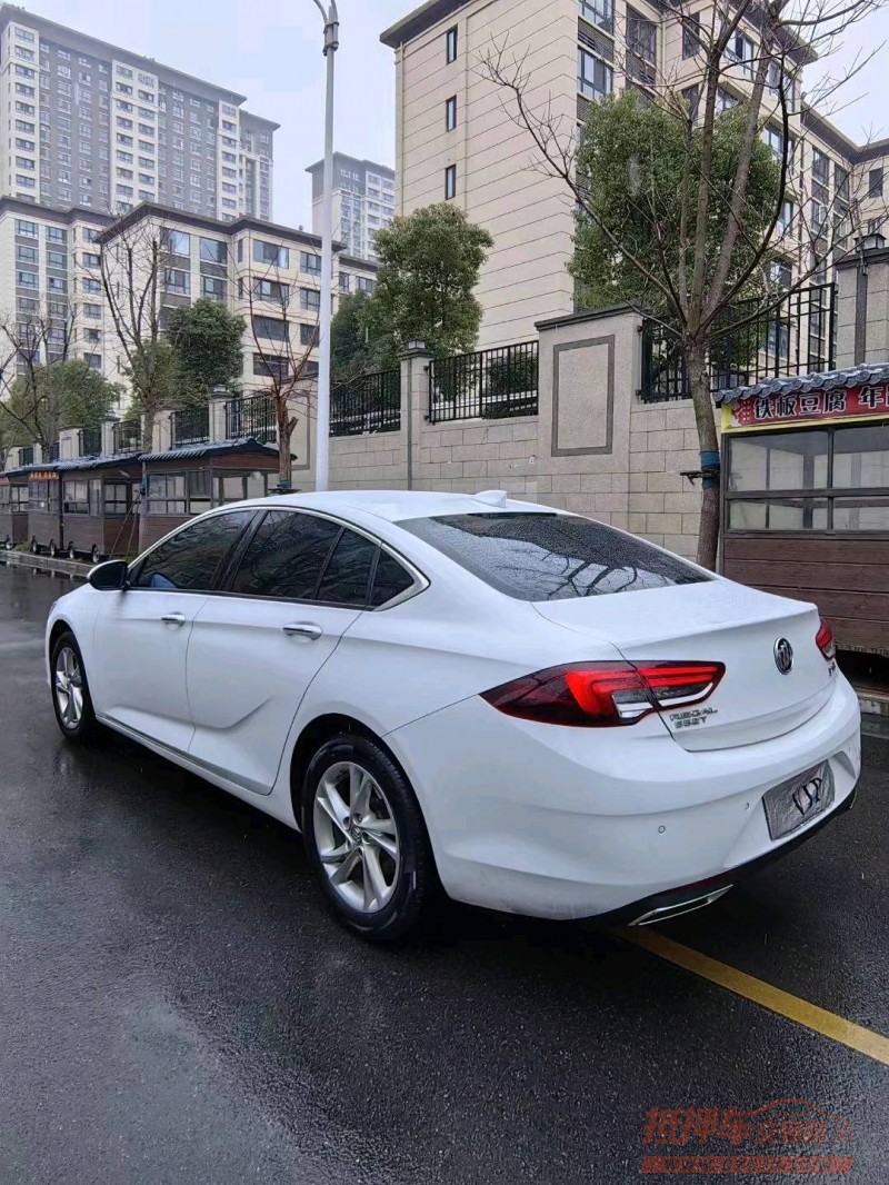 淮南21年别克君威6