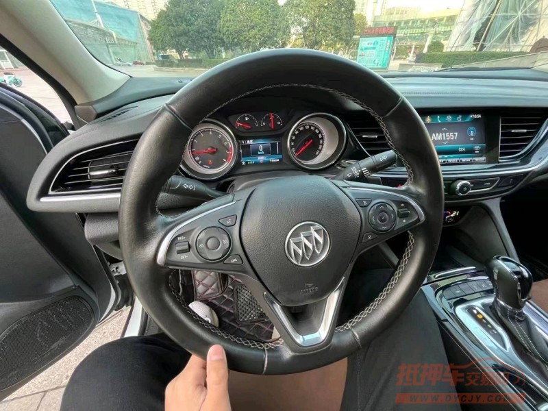 嘉兴20年别克君威5