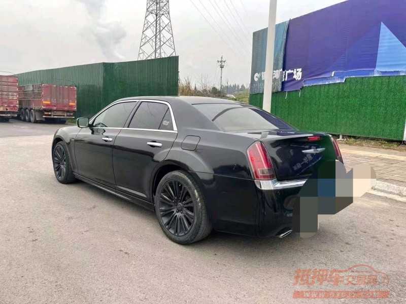 成都15年克莱斯勒300C3