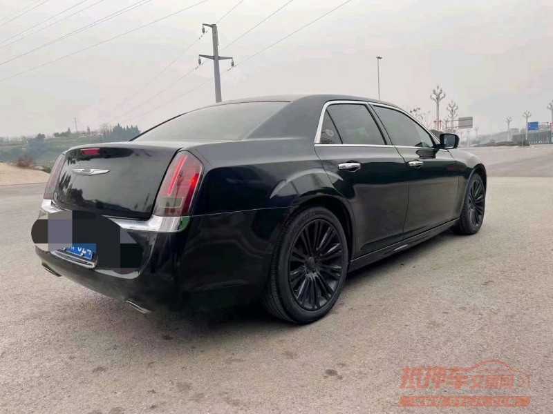 成都15年克莱斯勒300C2