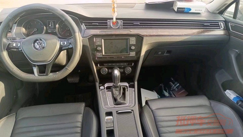 济南17年大众迈腾3