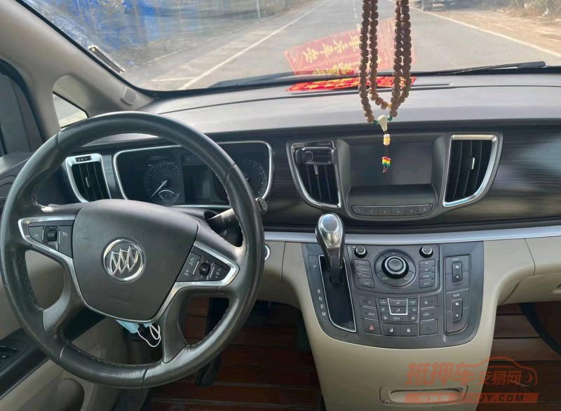 青岛16年别克GL84