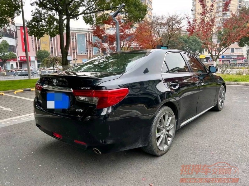 嘉兴17年丰田锐志8