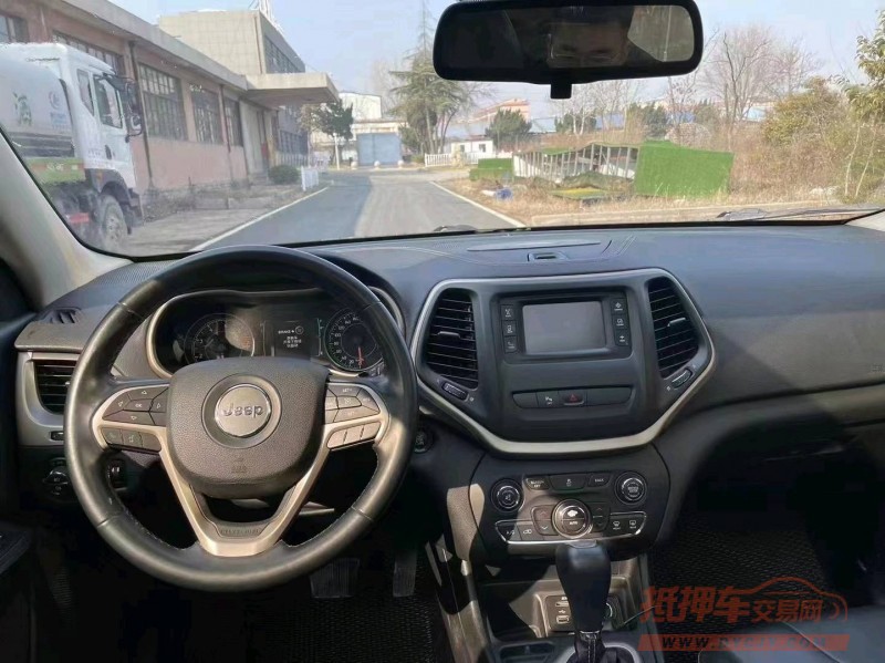 枣庄16年Jeep自由光6