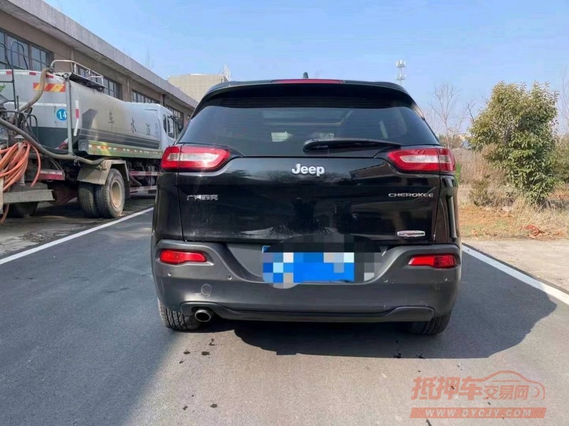 枣庄16年Jeep自由光9