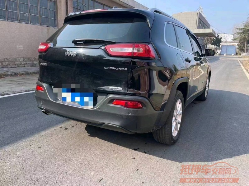 枣庄16年Jeep自由光8