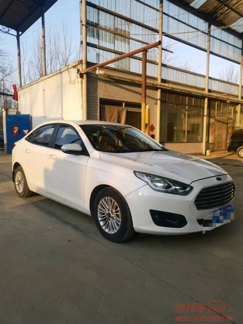 保定16年福特福睿斯2