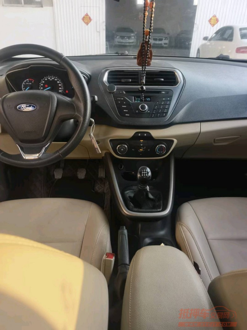 保定16年福特福睿斯6