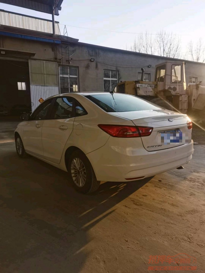 保定16年福特福睿斯8