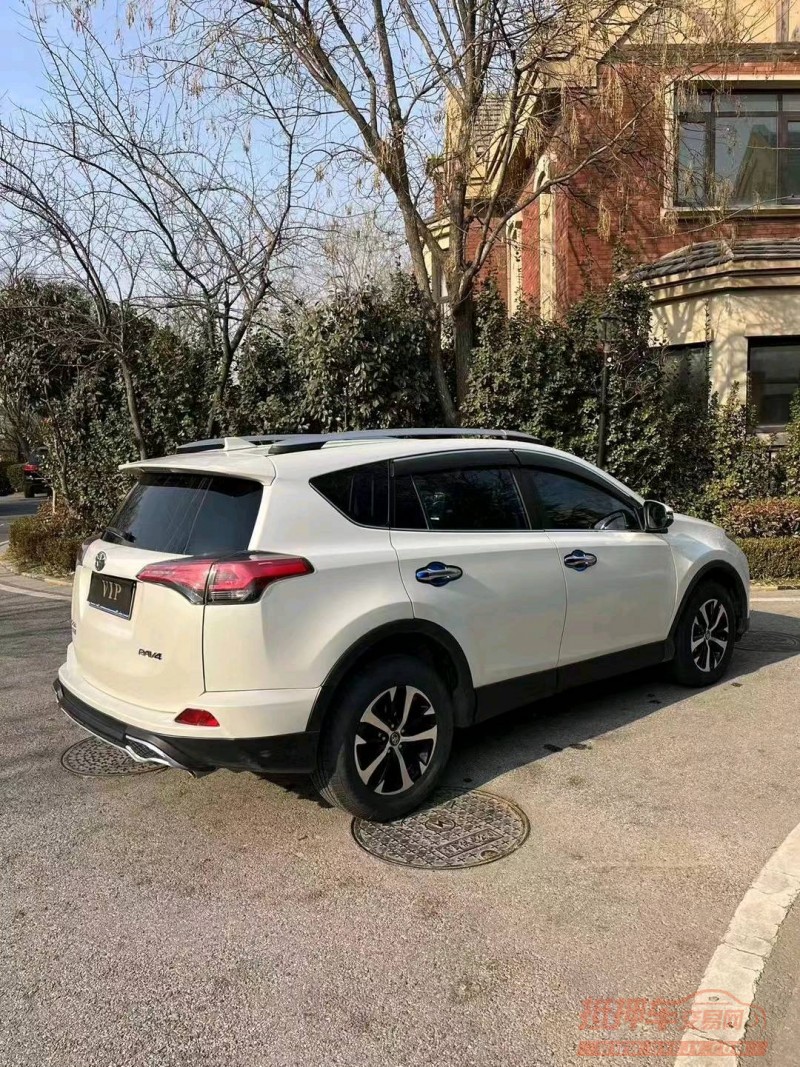 枣庄19年丰田RAV4荣放4