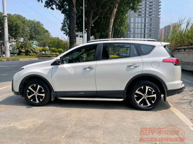 东莞16年丰田RAV49