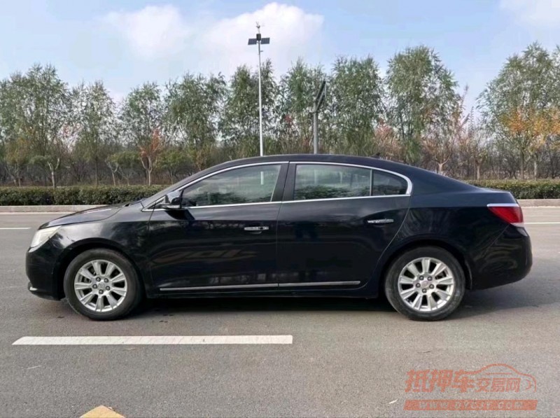 枣庄12年别克君越3