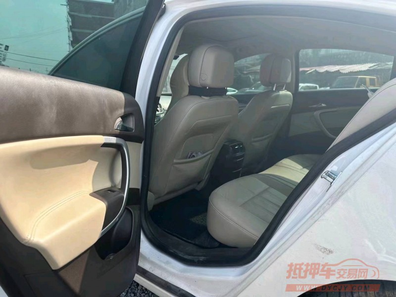 衡阳15年别克君威8