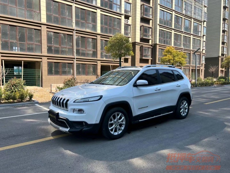 徐州17年Jeep自由光8