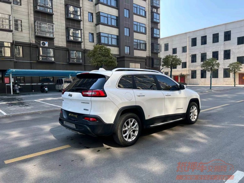 徐州17年Jeep自由光3