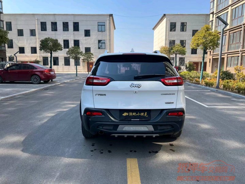 徐州17年Jeep自由光1