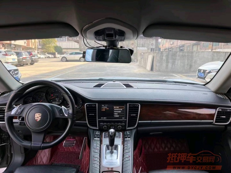 广州12年保时捷帕拉梅拉6
