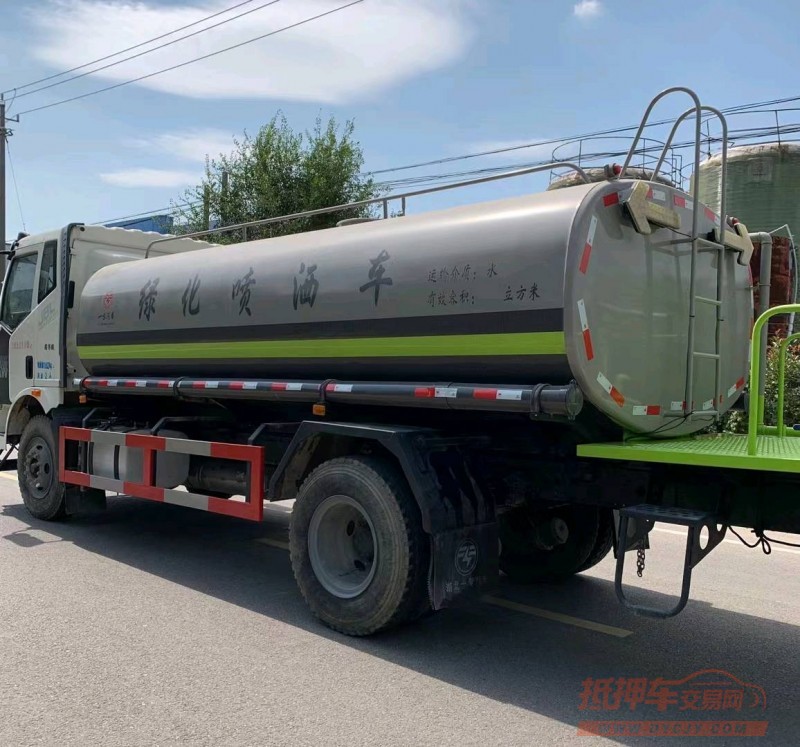 青岛21年解放J6L洒水车2