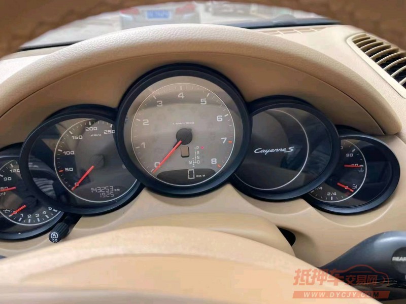 北京11年保时捷卡宴2