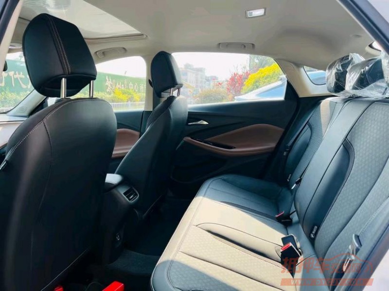 东莞21年别克威朗5