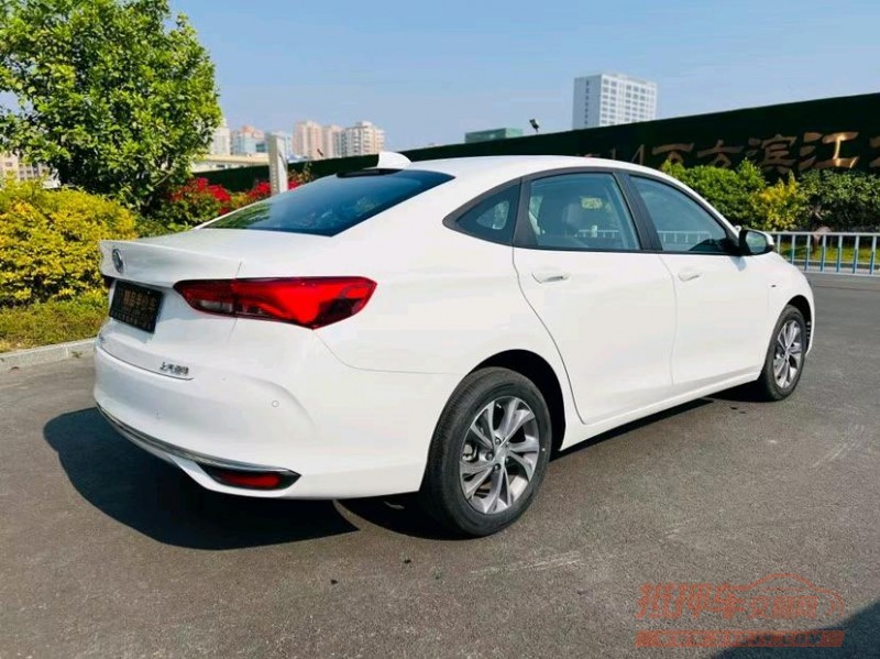 东莞21年别克威朗2