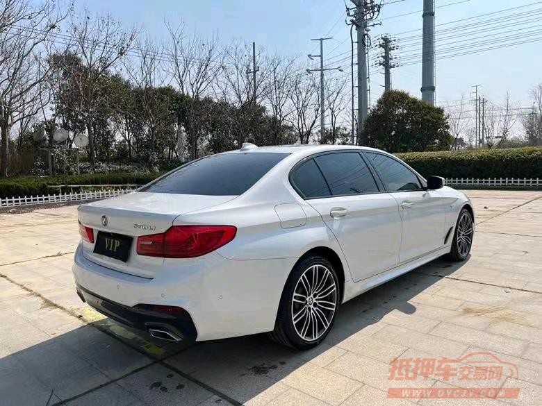 盐城18年宝马5系8