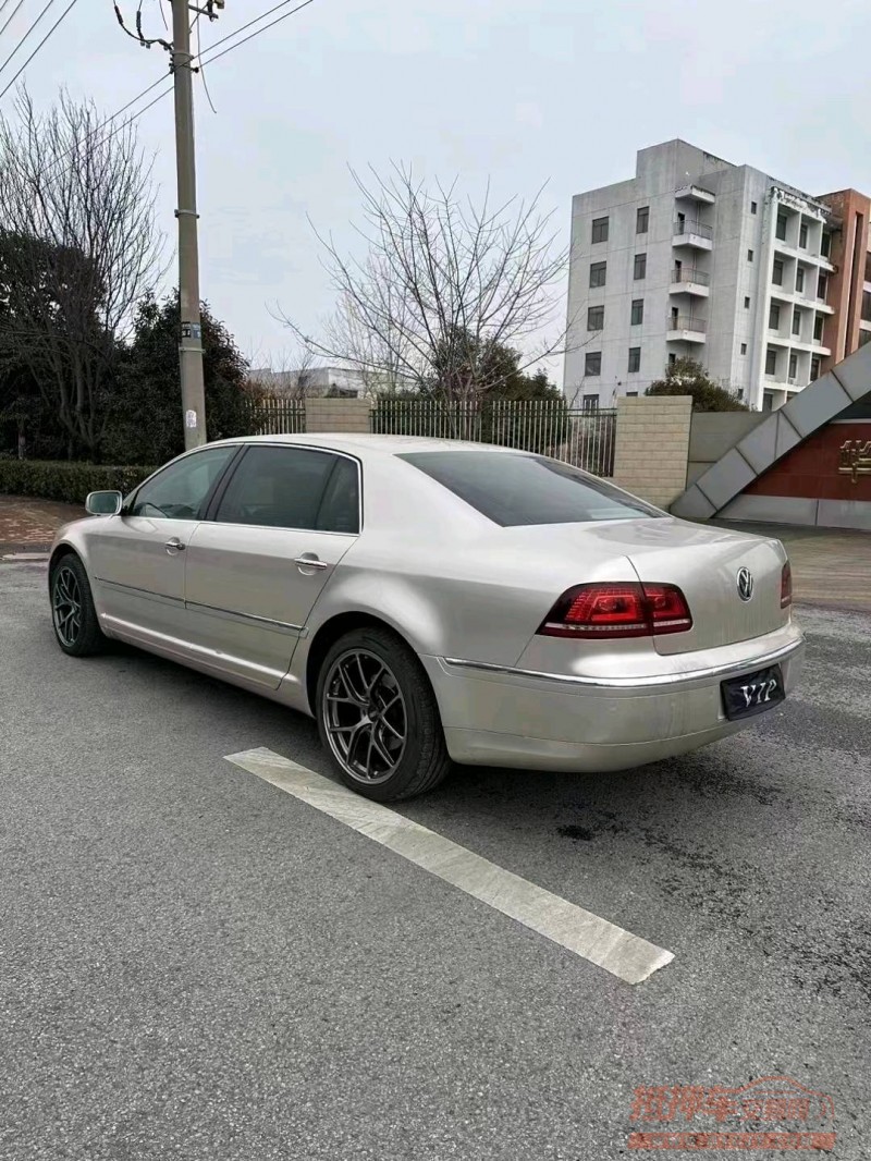 常州14年大众辉腾8