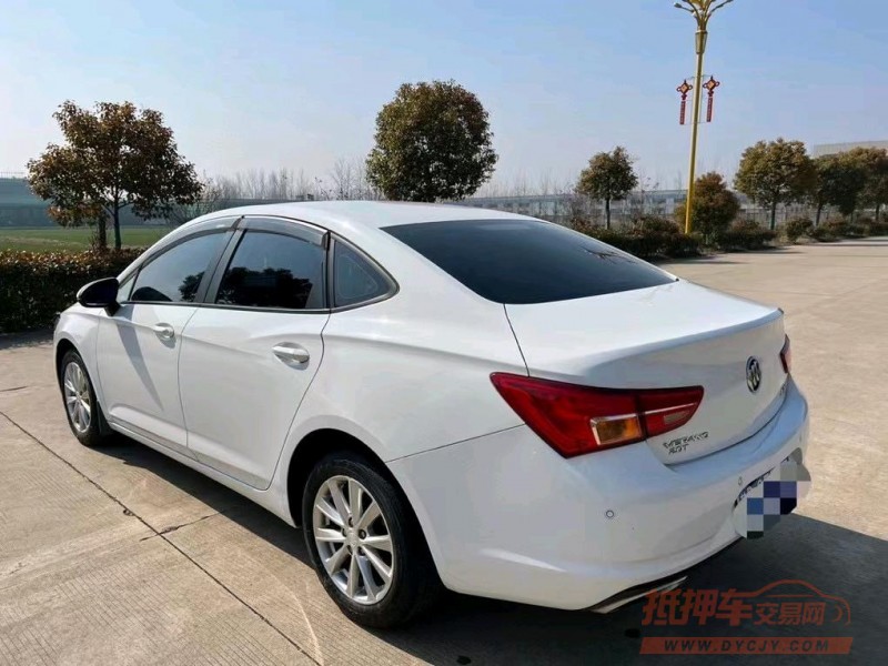 盐城17年别克威朗5