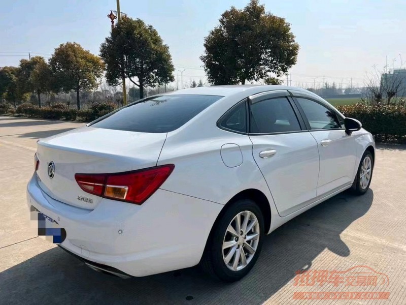 盐城17年别克威朗6