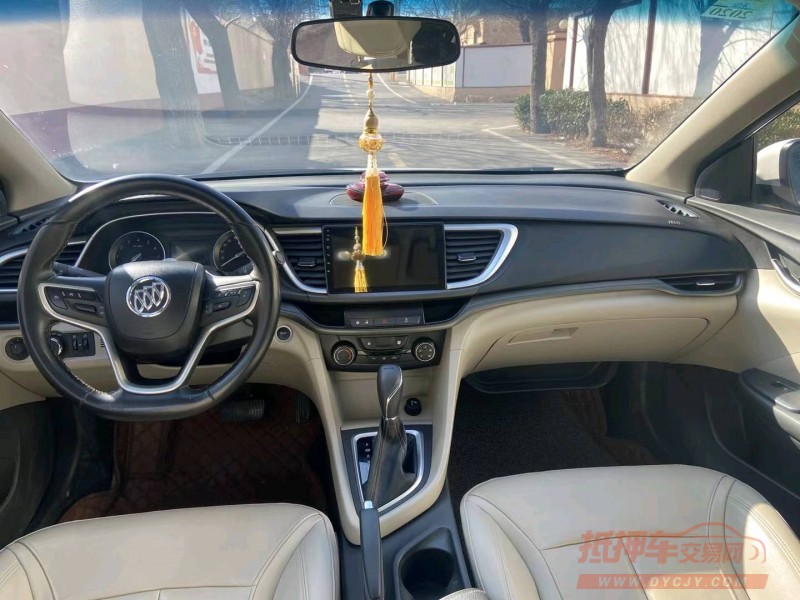 青岛18年别克英朗6