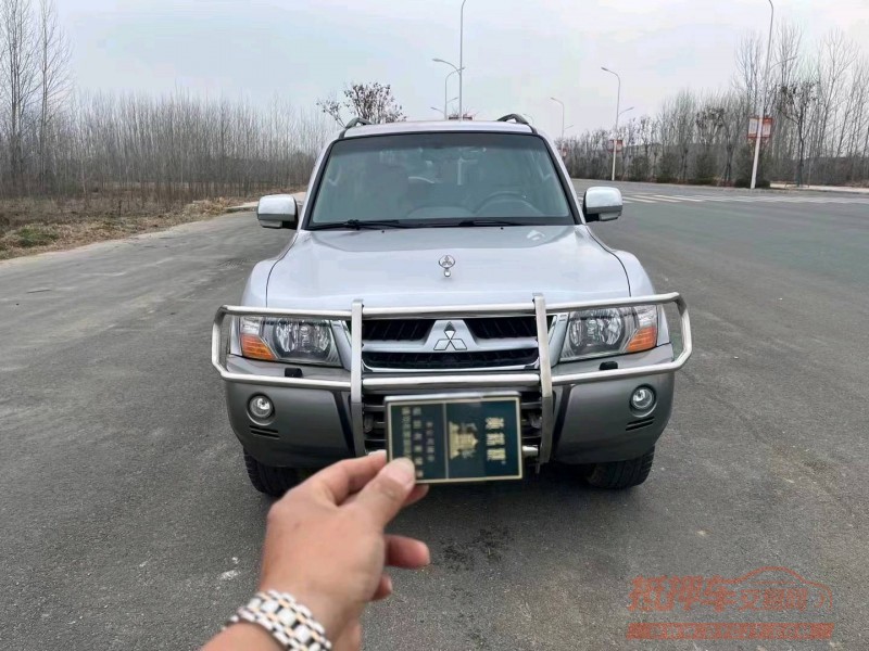 北京09年三菱帕杰罗8