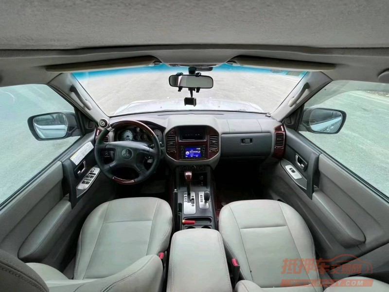 北京09年三菱帕杰罗6