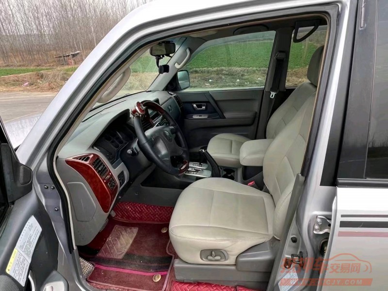 北京09年三菱帕杰罗4