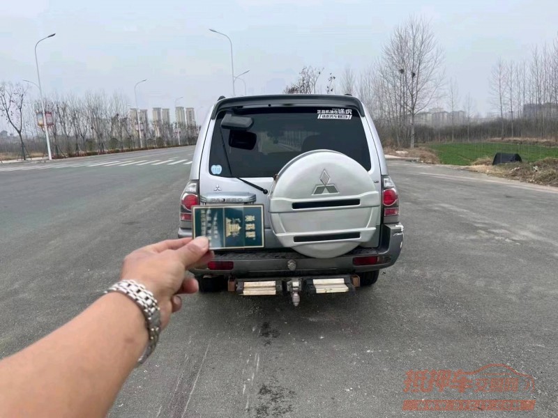 北京09年三菱帕杰罗1