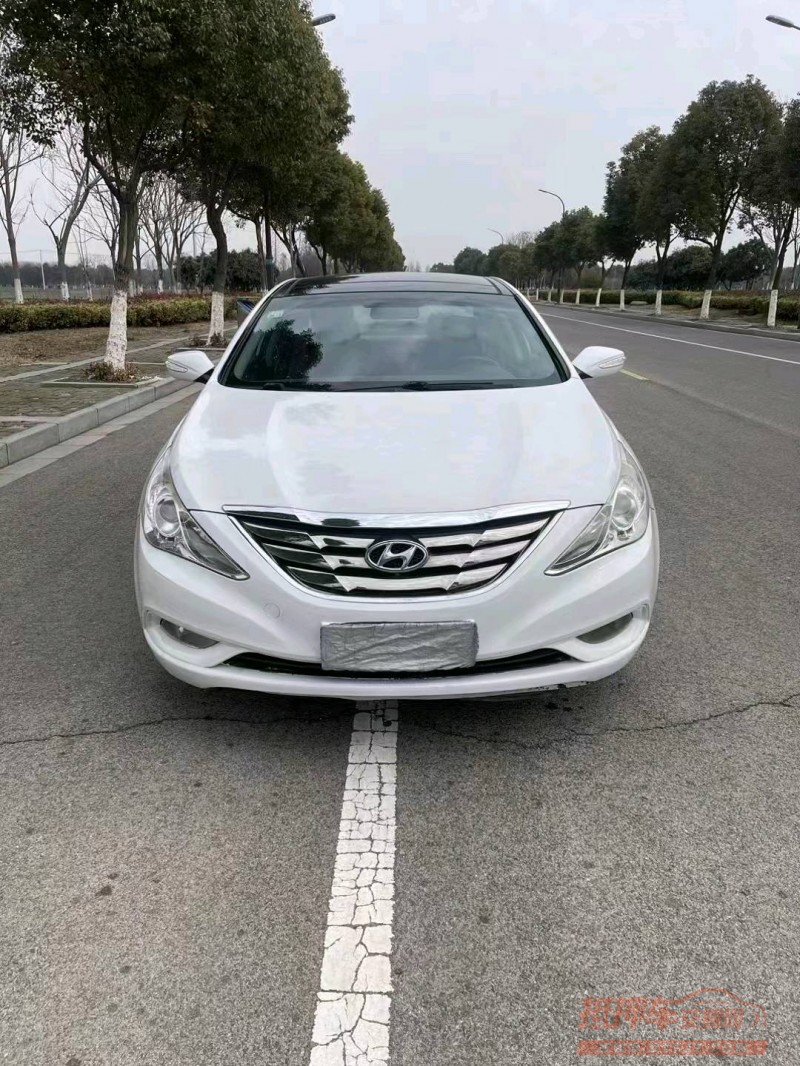 常州13年现代索纳塔八1