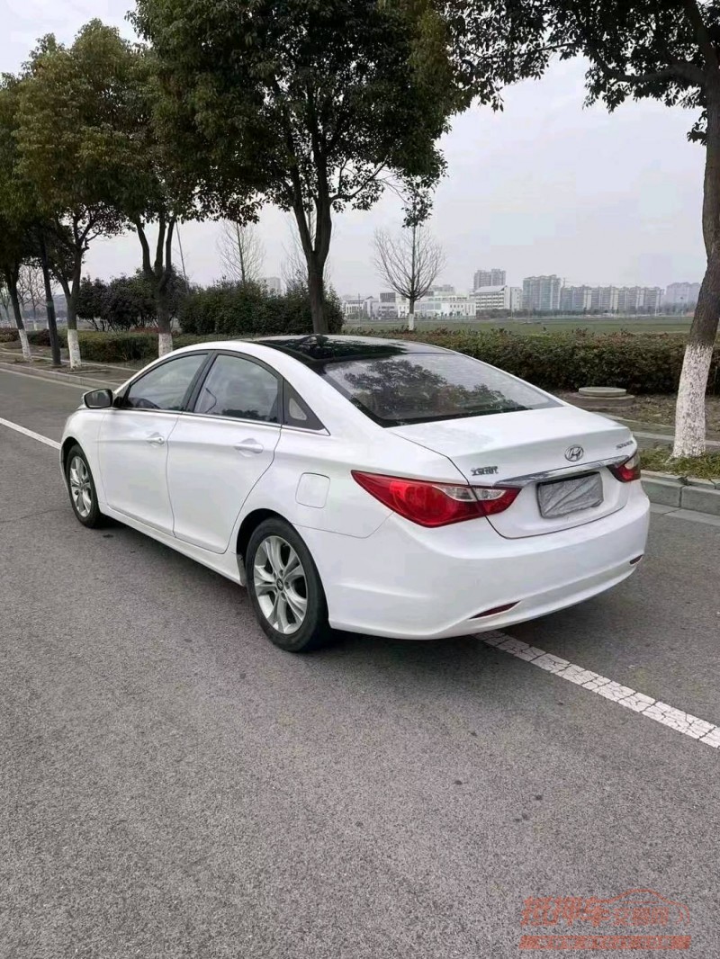 常州13年现代索纳塔八9