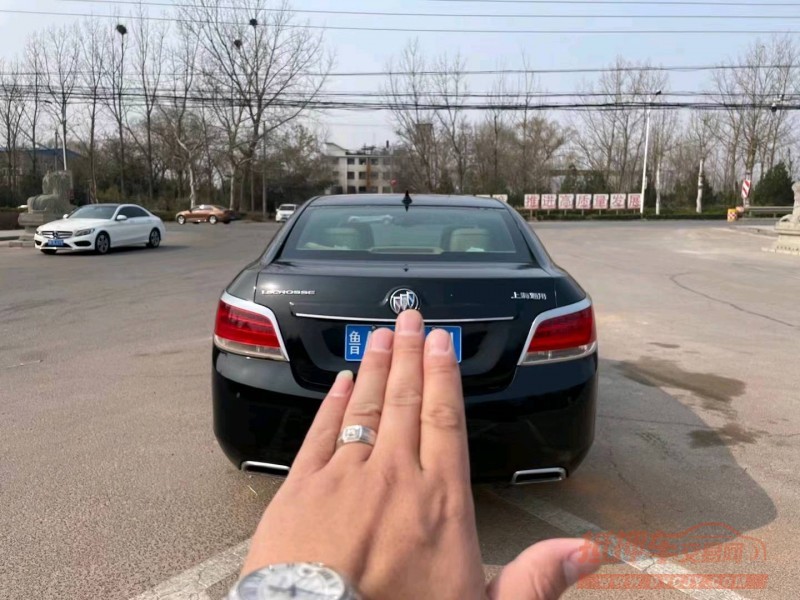 枣庄12年别克君越3