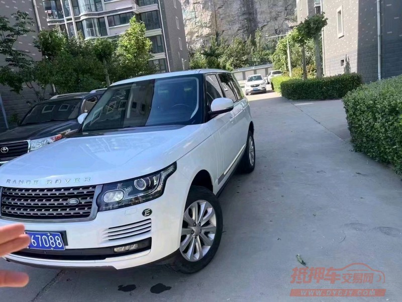 青岛17年路虎揽胜行政3