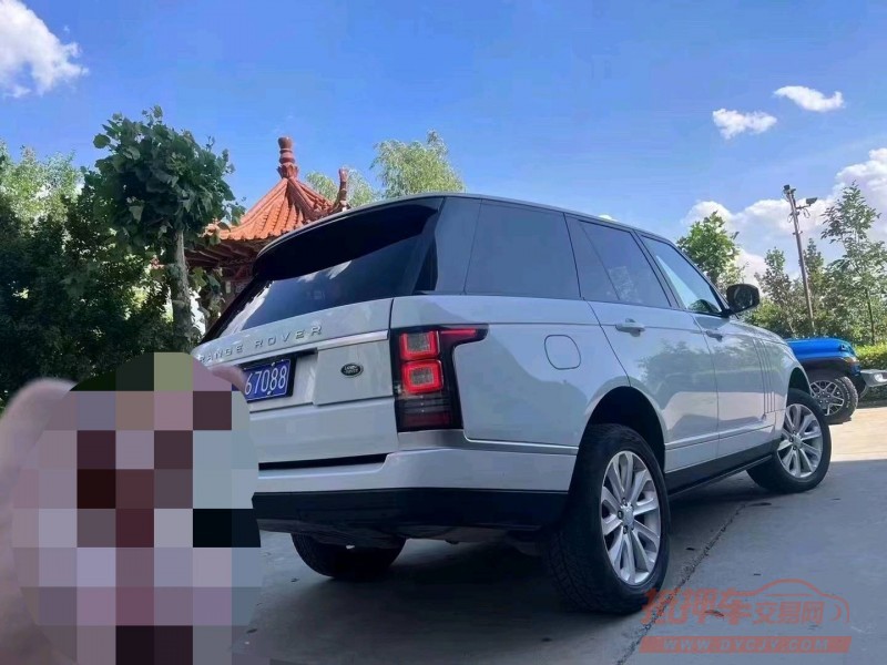 青岛17年路虎揽胜行政9